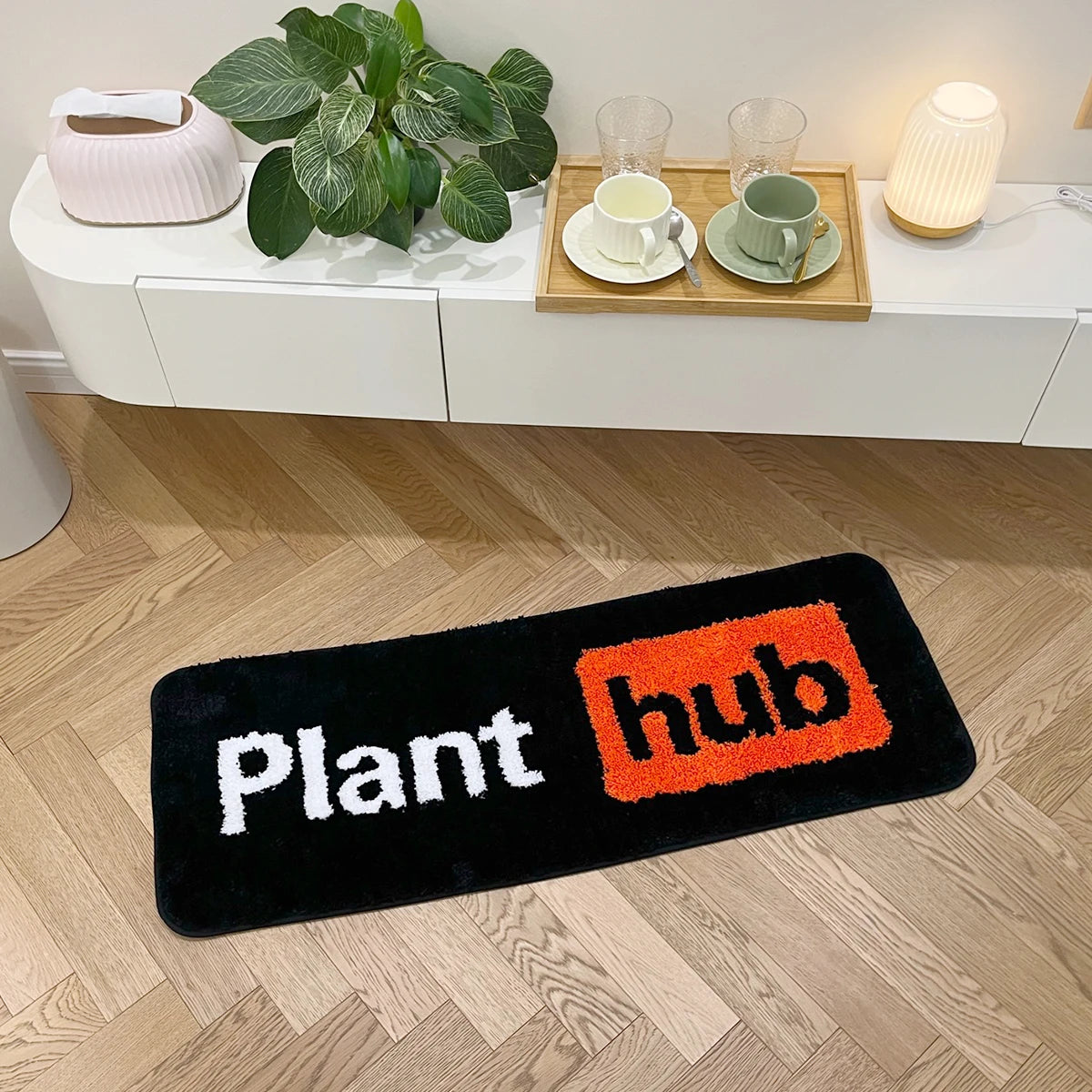 Plant hub