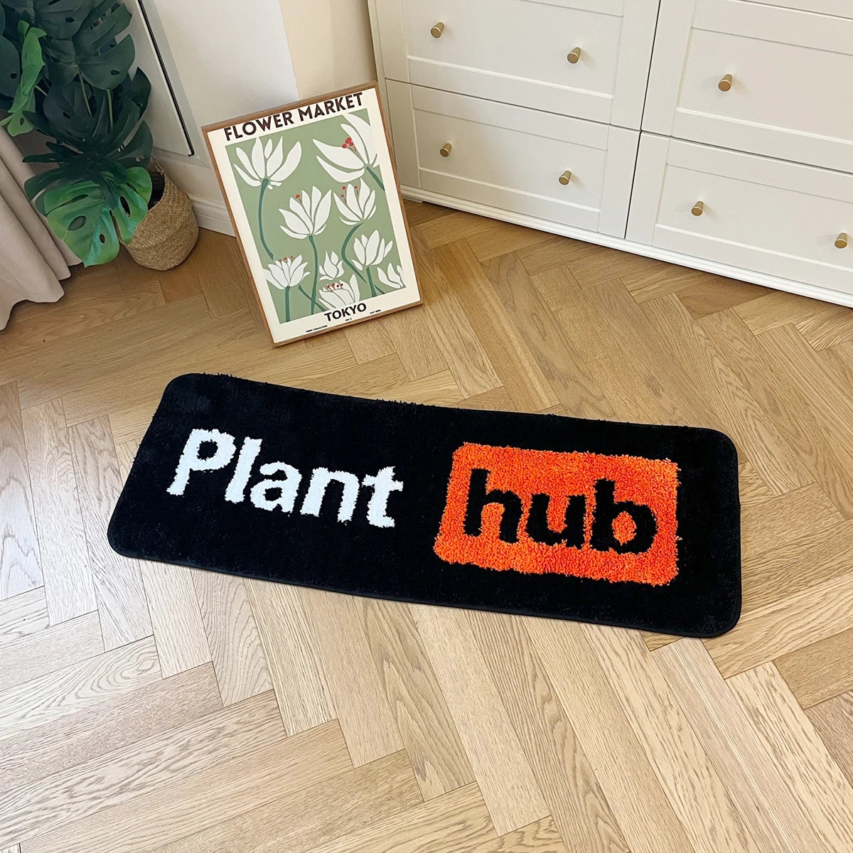 Plant hub